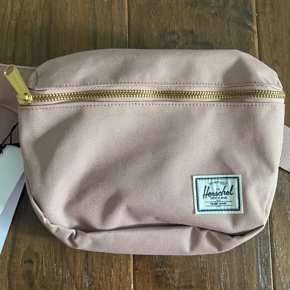 Herschel Supply Company Handbags - Sold elsewhere NWT Herschel fifteen hip pack in pink